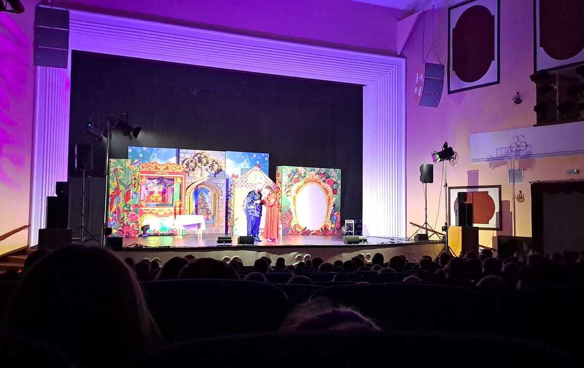 Zdjęcie do Opowieść wigilijna - wyjazd do teatru