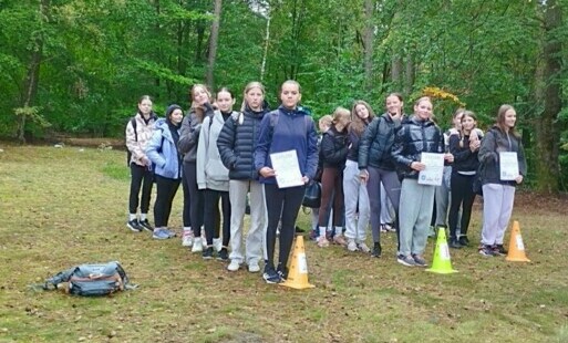Zdjęcie do MISTRZOSTWA POWIATU DRAWSKIEGO W SZTAFETOWYCH BIEGACH PRZEŁAJOWYCH