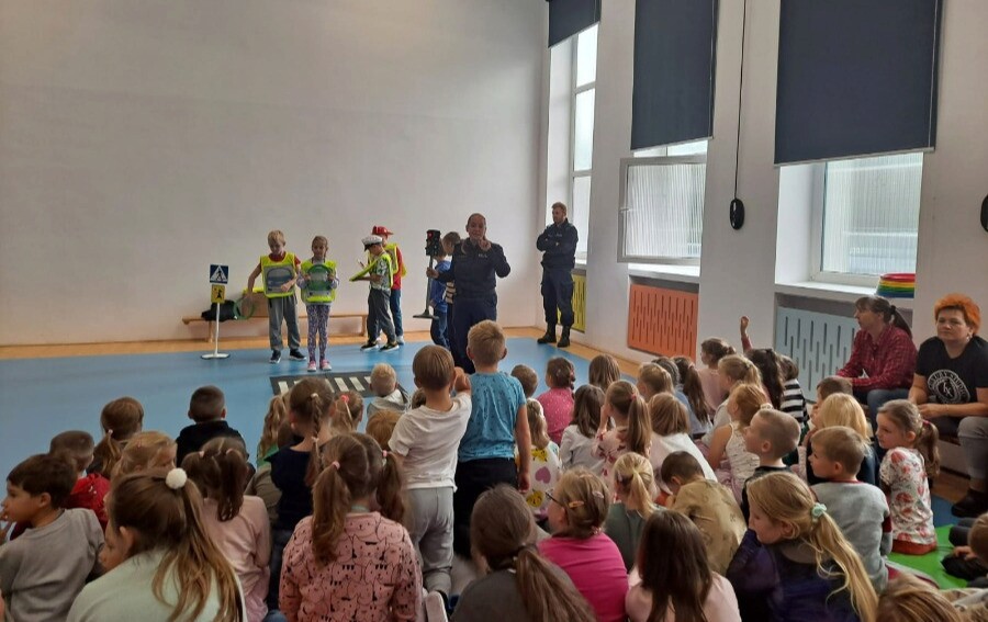 Zdjęcie do Spotkanie z policjantem - kl. 0-3