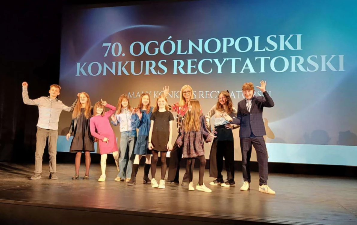 Zdjęcie do RECYTUJEMY I SZKOŁĘ PROMUJEMY!
