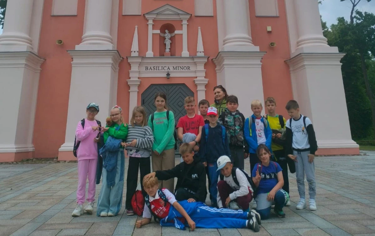 Zdjęcie do Uczniowie klas 3 w Skrzatuszu
