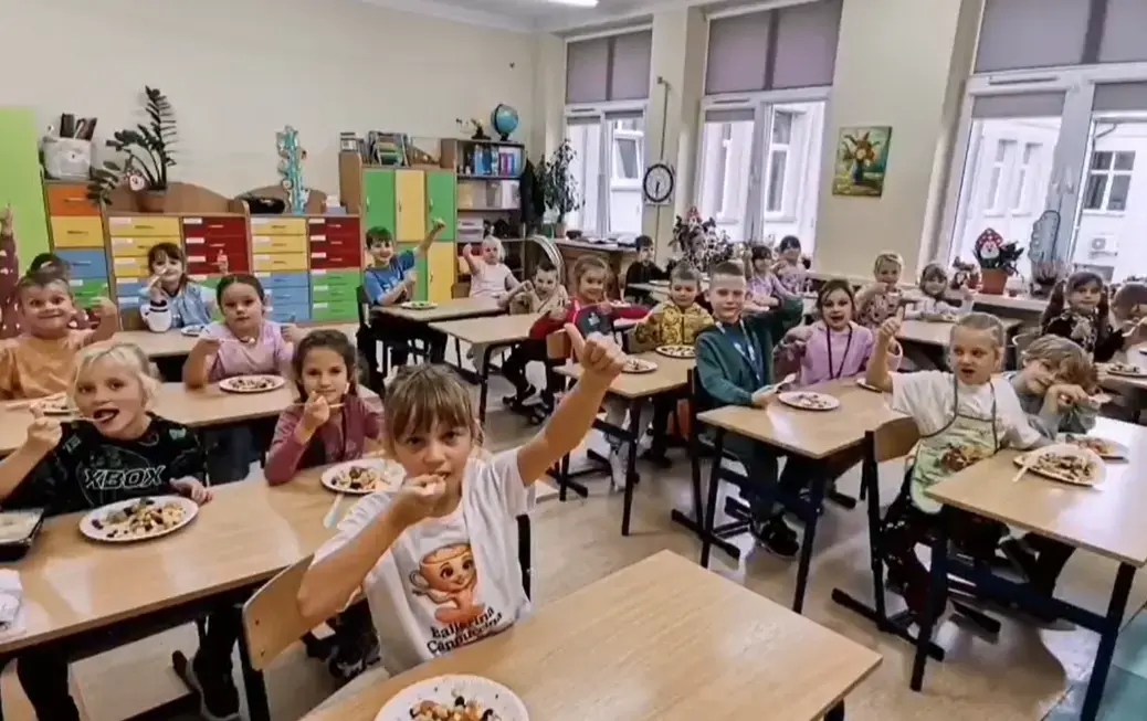 Zdjęcie do Kolorowa sałatka klasy 1a