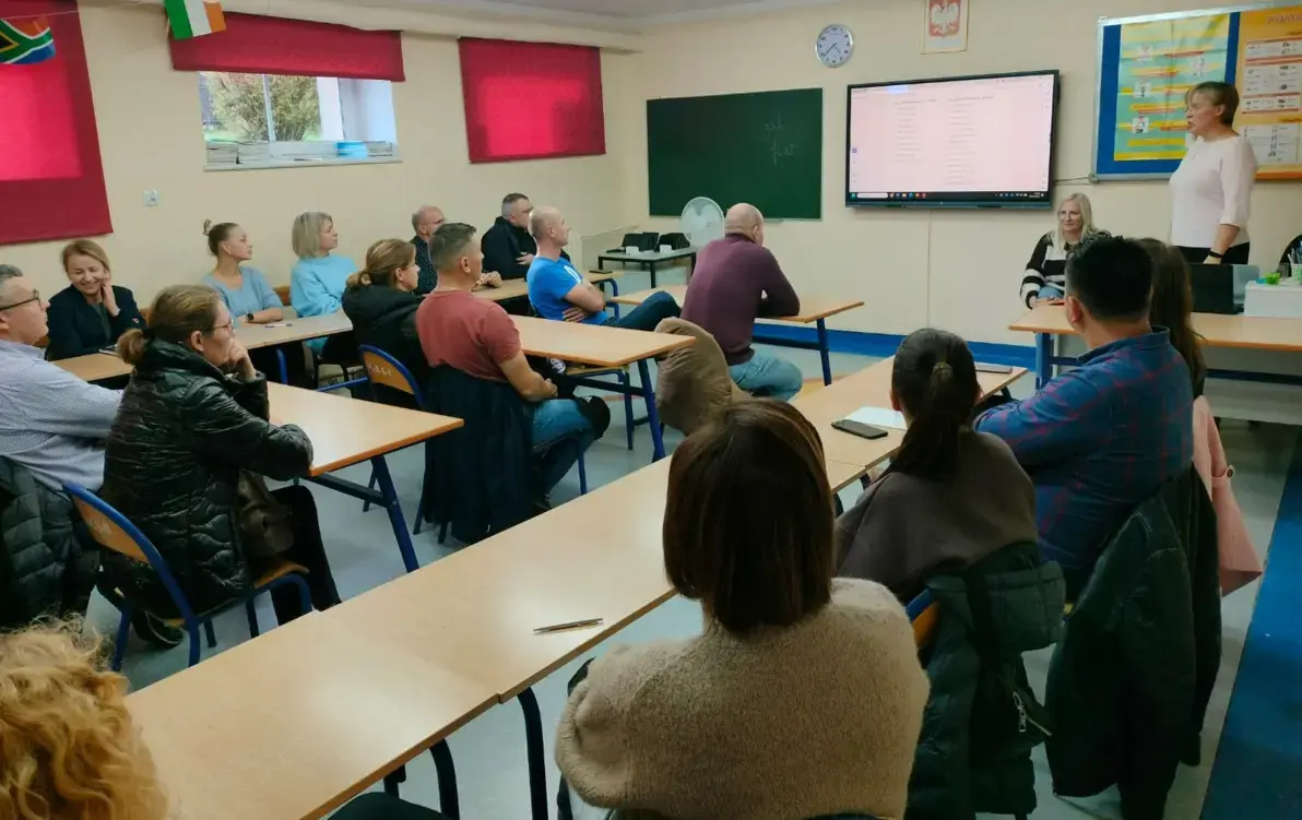Zdjęcie do Spotkanie informacyjno-organizacyjne dla rodzic&oacute;w uczni&oacute;w zakwalifikowanych do mobilności Erasmus+
