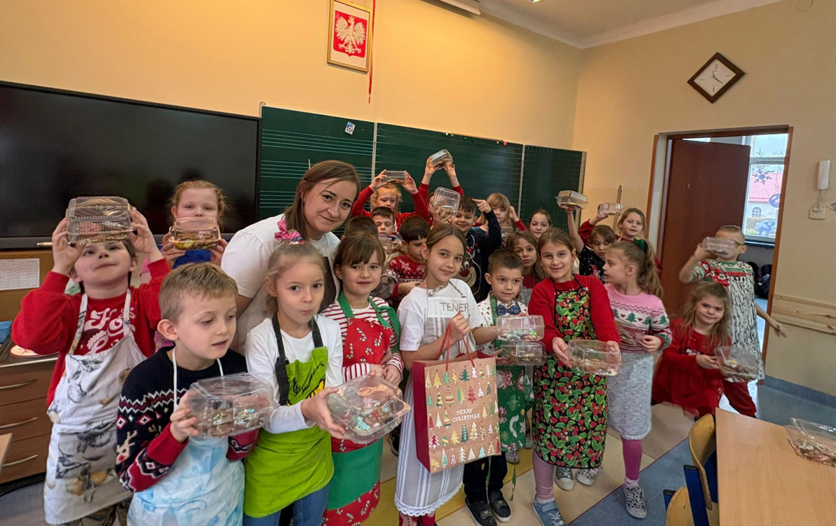 Zdjęcie do Świąteczne warsztaty piernikowe w klasie 1 b