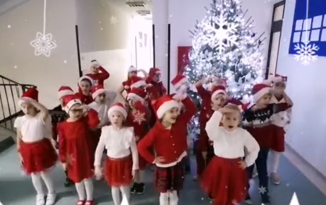 Zdjęcie do Świąteczne życzenia od klas 1a i 2a