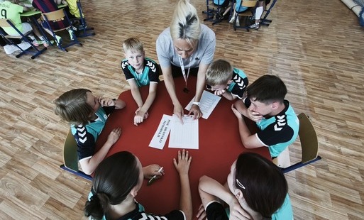 Zdjęcie do I miejsce SP2 w powiatowym turnieju PSSE: Zdrowie i Forma na Piątkę