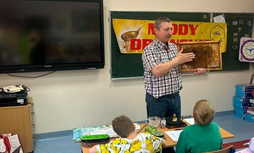 Zdjęcie do Warsztaty o miodzie. Spotkanie z Pszczelarzem