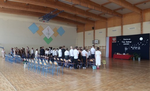 Zdjęcie do Zakończenie roku szkolnego klas &oacute;smych