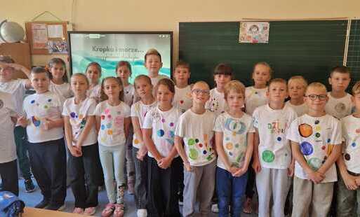 Zdjęcie do Międzynarodowy Dzień Kropki w kl. 3b
