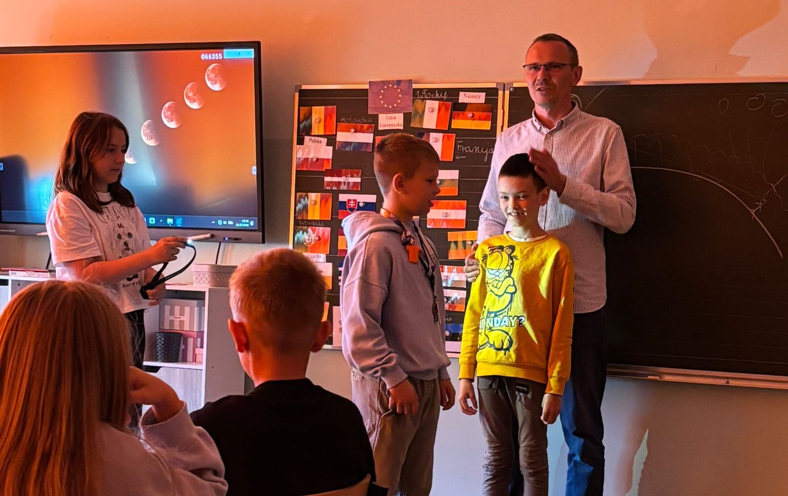 Zdjęcie do Kosmos na wyciągnięcie ręki &ndash; niezwykłe spotkanie klas trzecich