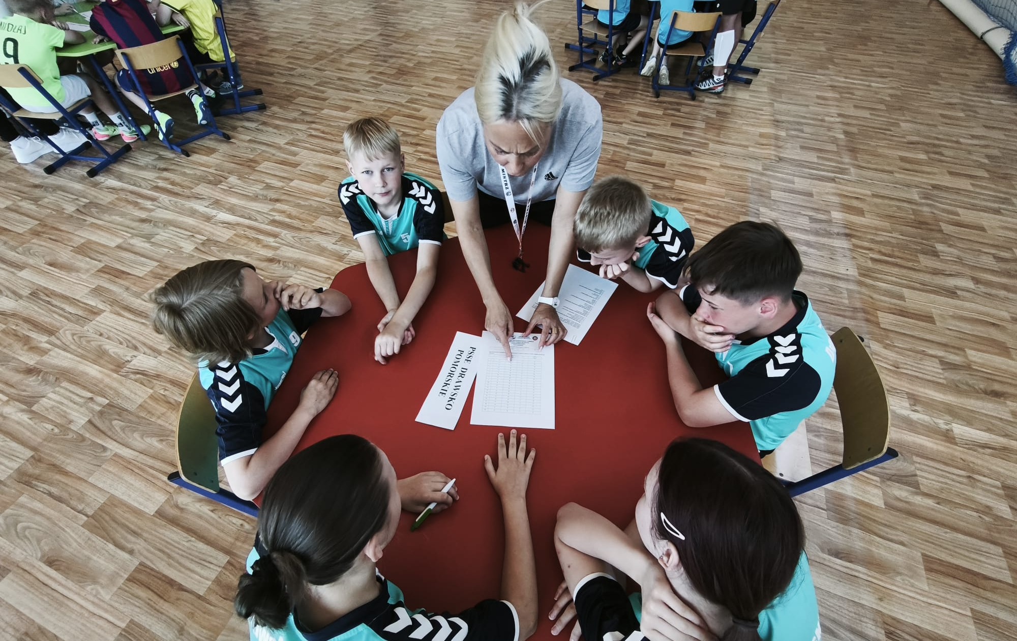 Zdjęcie do I miejsce SP2 w powiatowym turnieju PSSE: Zdrowie i Forma na Piątkę