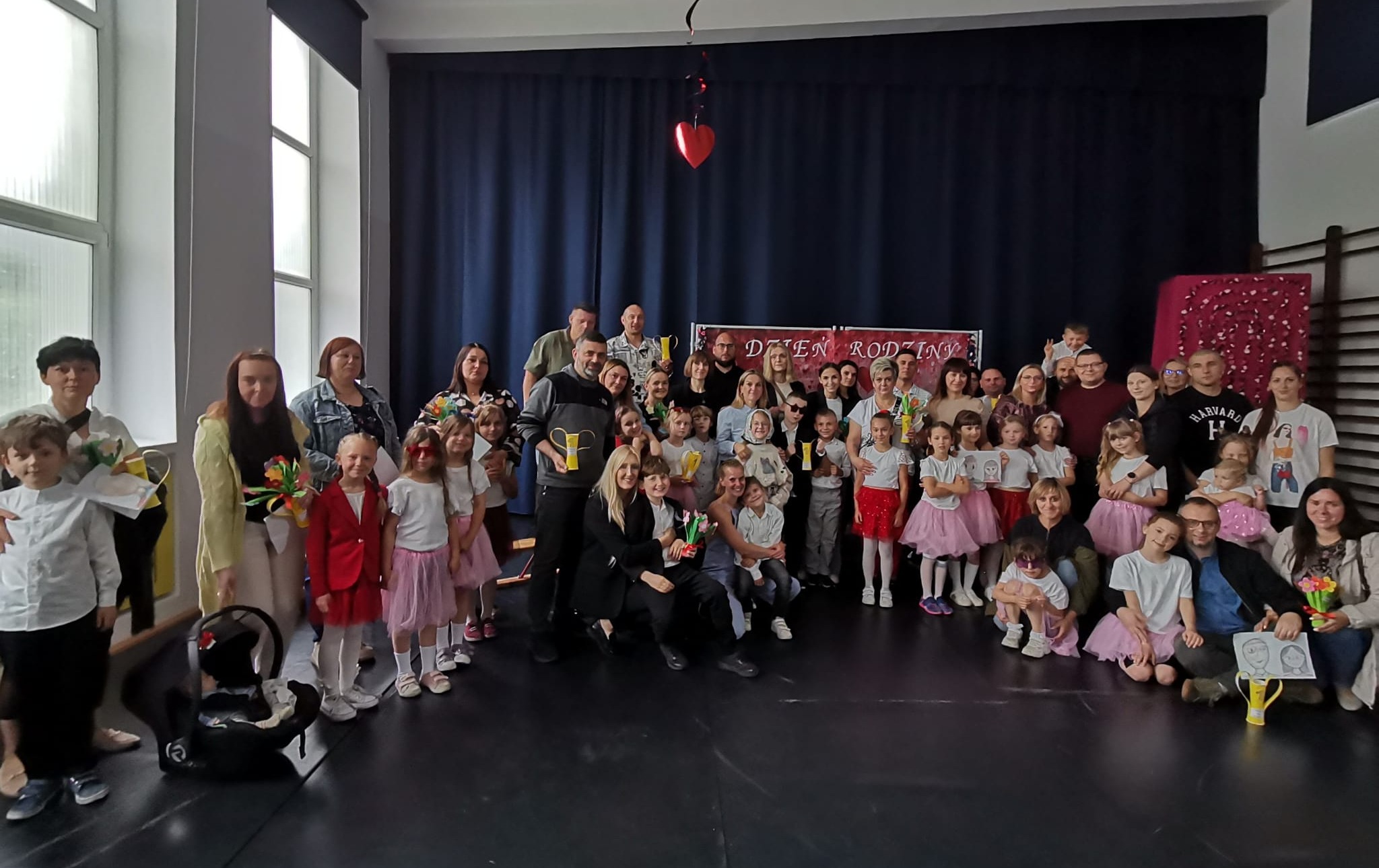 Zdjęcie do Dzień Rodziny w klasach 1a i 2a