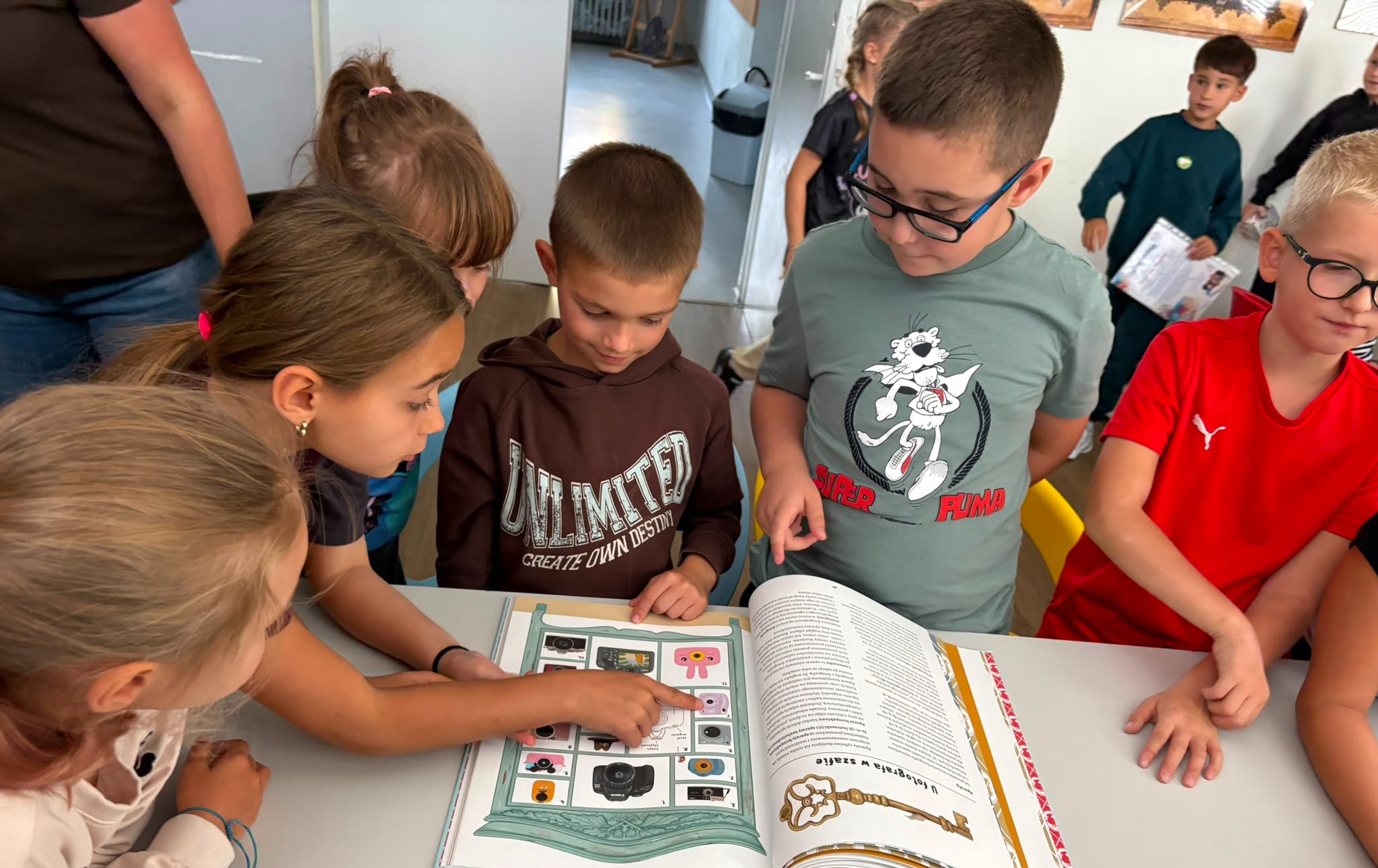 Zdjęcie do Magia światła i fotografii - klasa 2B odkrywa tajniki cyjanotypii